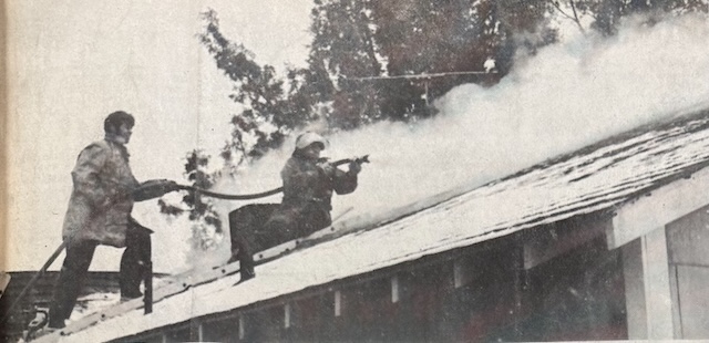 Flashback: Traveling mime entertains at Redmond Library in 2001